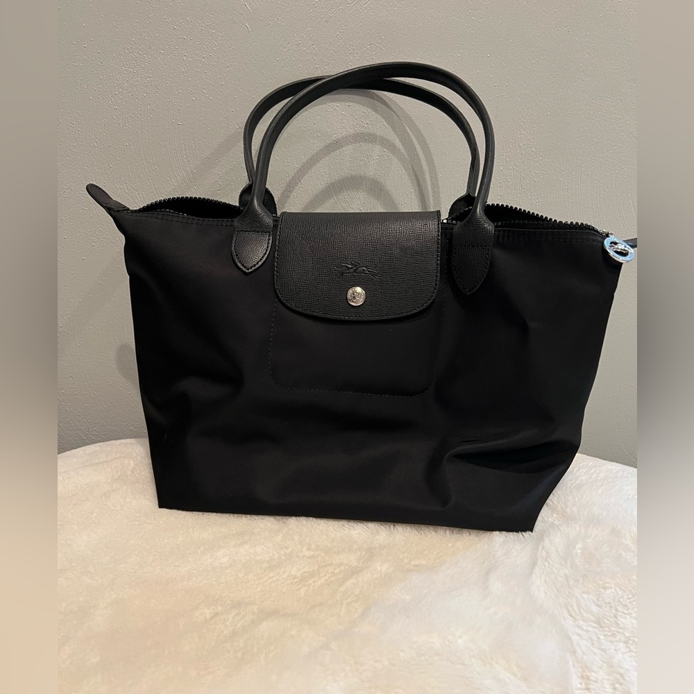 Lonchamp le pliage shoulder tote in all black